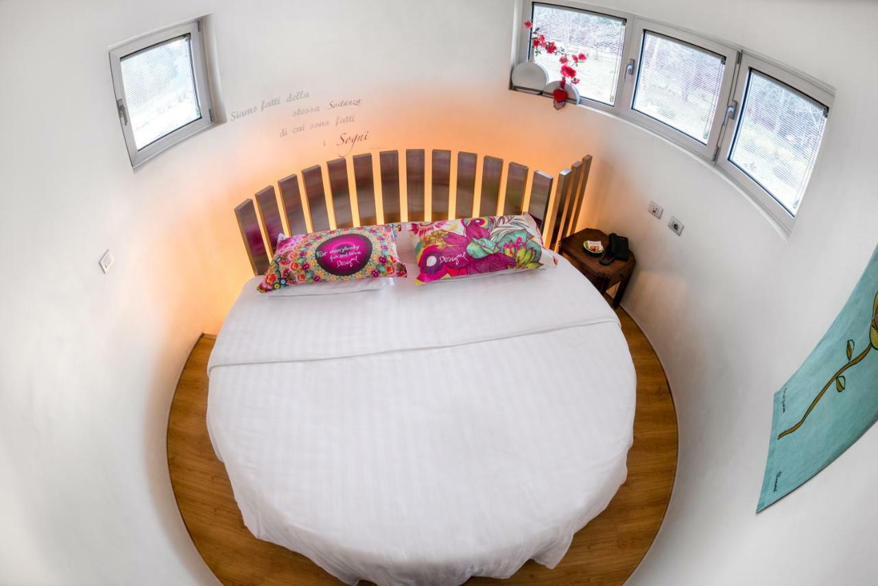 Le Pinete Design Bed And Breakfast Viggiù Exteriér fotografie